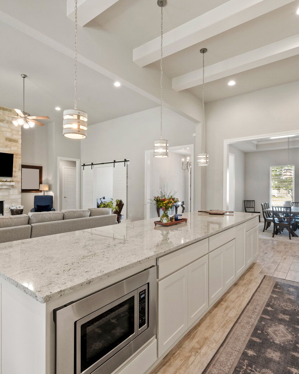 Modern Family Home — gallery image 3